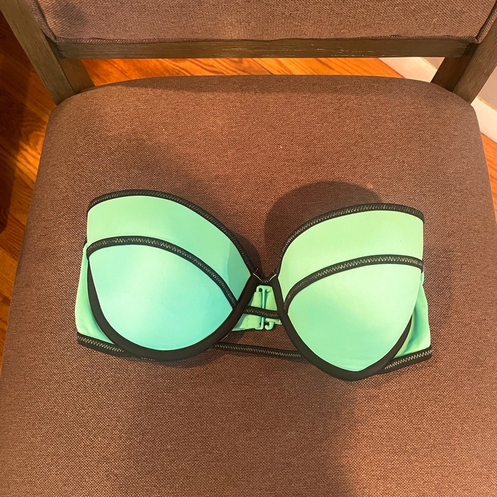 Aqua | Strapless Swim Top | Size 32DD | VS